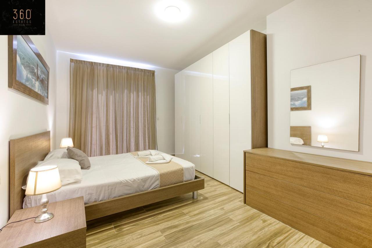 Appartement Lux Sea Front Penthouse With Breathtaking Views In St Pauls By 360 Estates à San Pawl il-Baħar Extérieur photo