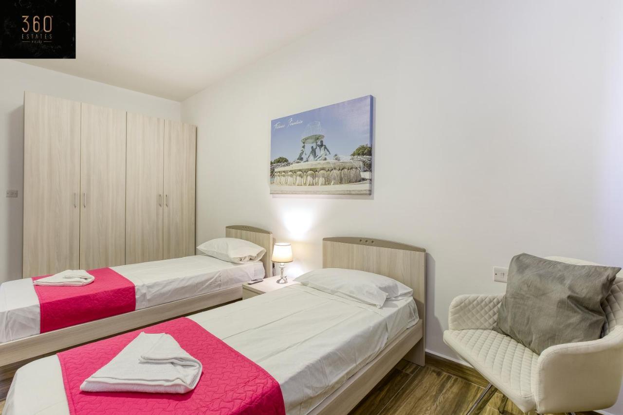 Appartement Lux Sea Front Penthouse With Breathtaking Views In St Pauls By 360 Estates à San Pawl il-Baħar Extérieur photo