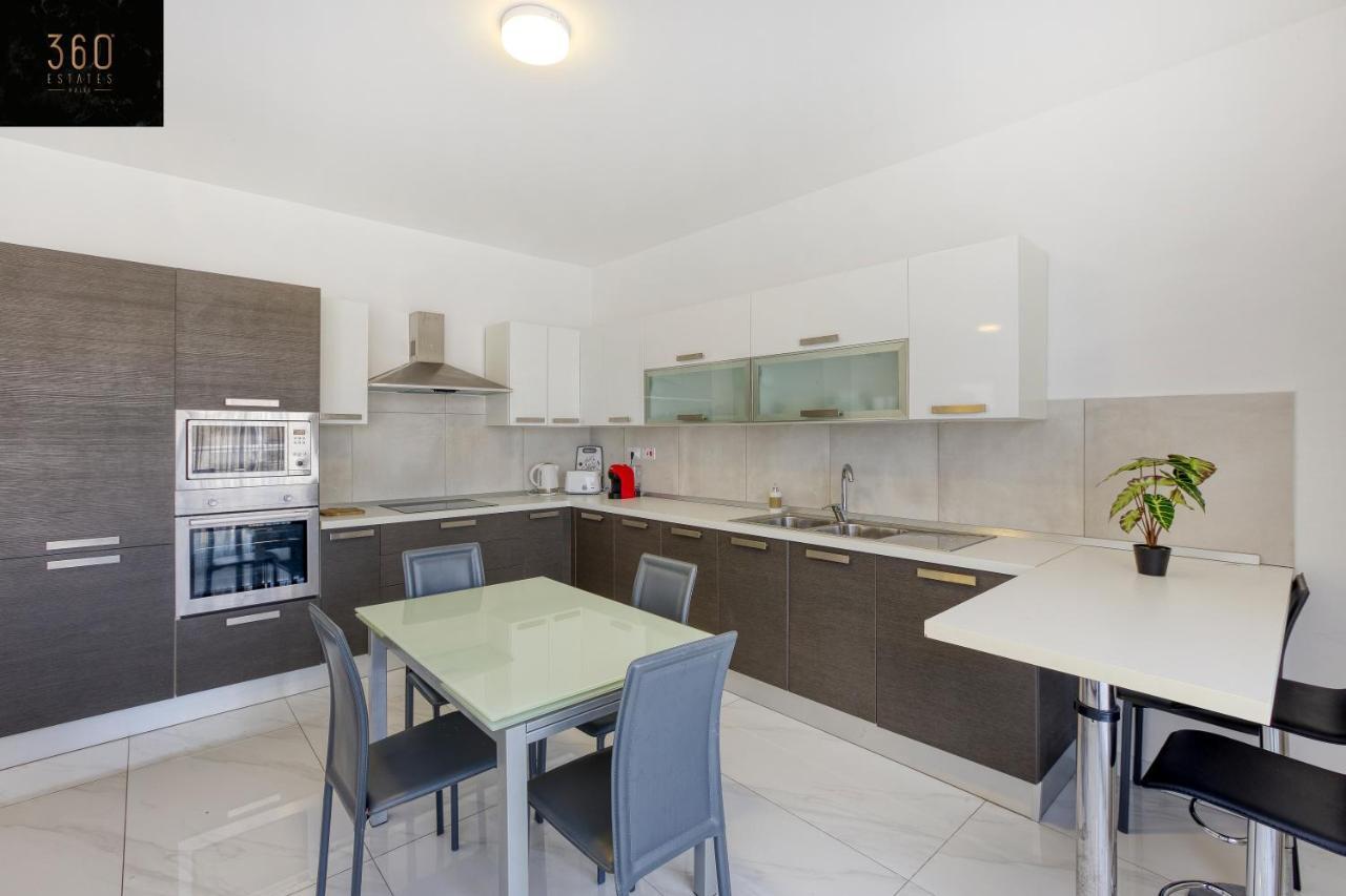 Appartement Lux Sea Front Penthouse With Breathtaking Views In St Pauls By 360 Estates à San Pawl il-Baħar Extérieur photo